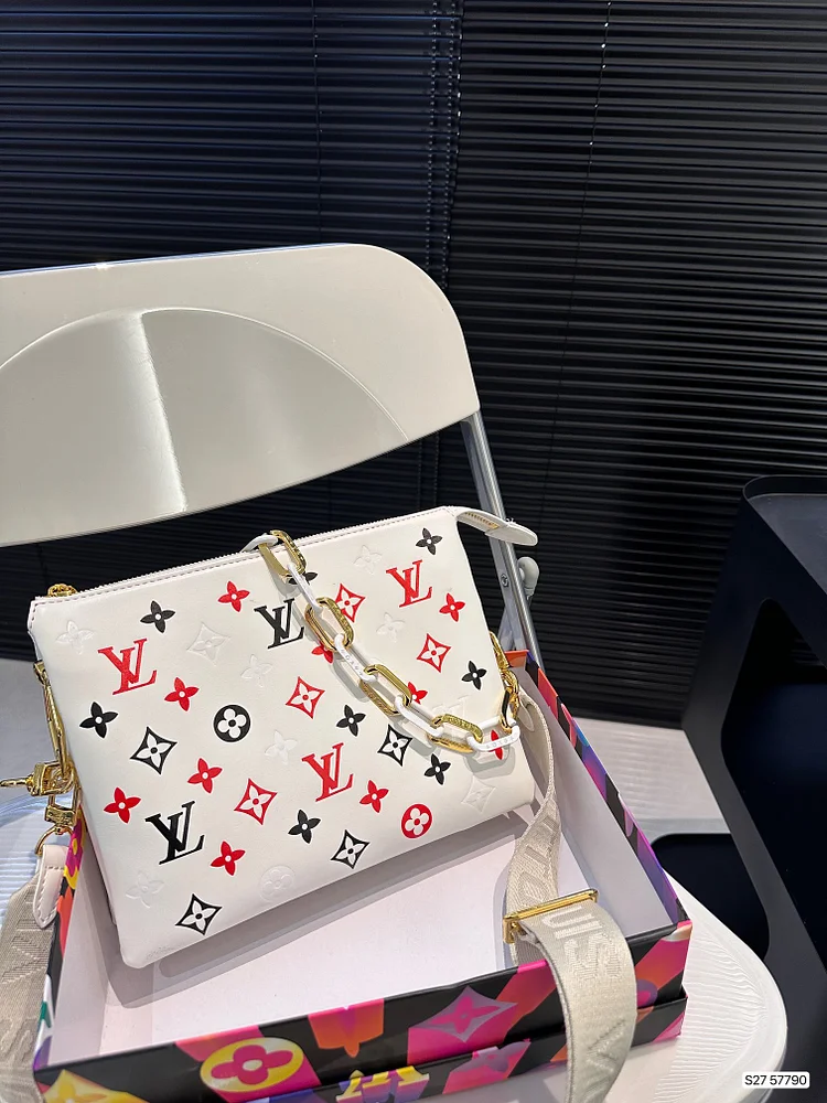 Louis new arrival cousin bag size: 26 * 20 cm