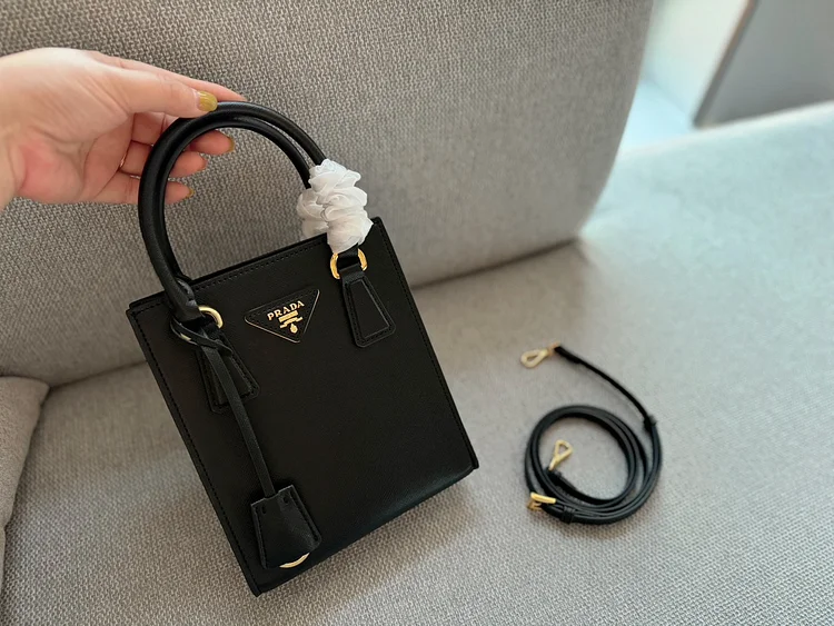 Pra new arrival tote bag size: 17*19cm