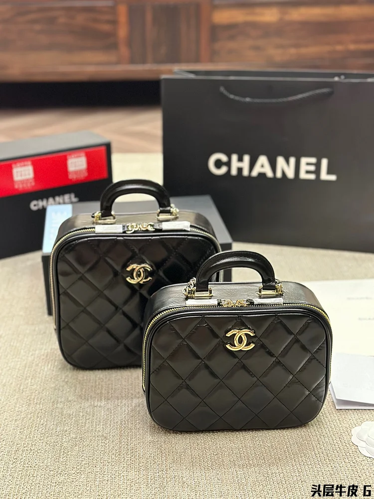 cc Vintage suitcase bag