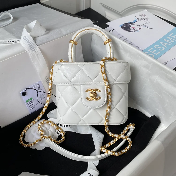 Cc Small Vanity Case White Lambskin & Gold-Tone Metal 12.5x15x8 cm Bag