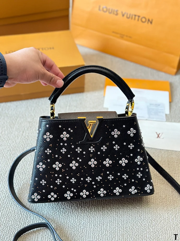 Louis capucines new arrival bag size :27*18cm
