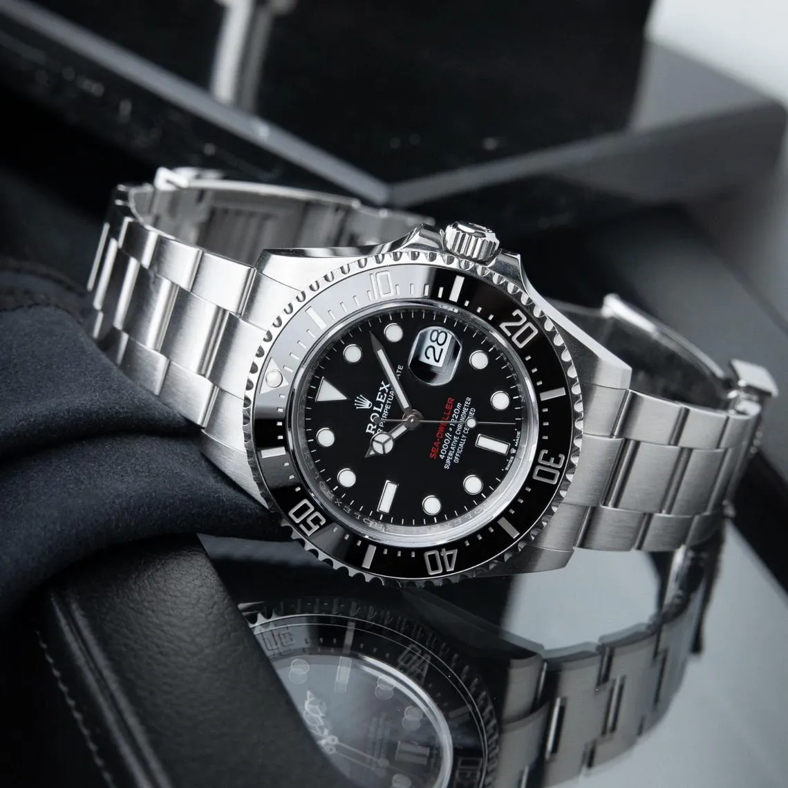 Rolex Sea-Dweller 4000 Ref. 126600 Watch – Free Shipping | Minimalist & Luxury Design | Perfect Gift for Him - Image 3