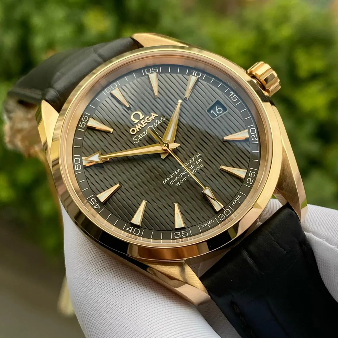 Omega Aqua Terra 41.5mm 231.53.42.21.06.002 – Elegant Swiss Luxury with Co-Axial Precision