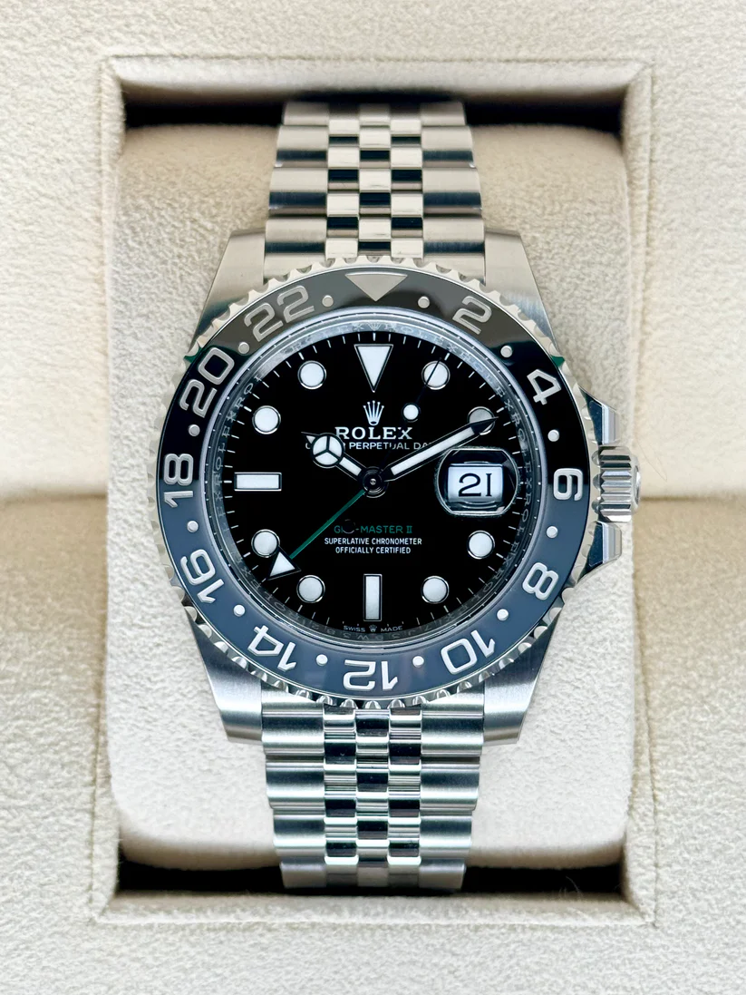Alternative view of NEW 2024 Rolex GMT-Master II â€œBruce Wayneâ€ 40mm 126710GRNR Black Dial