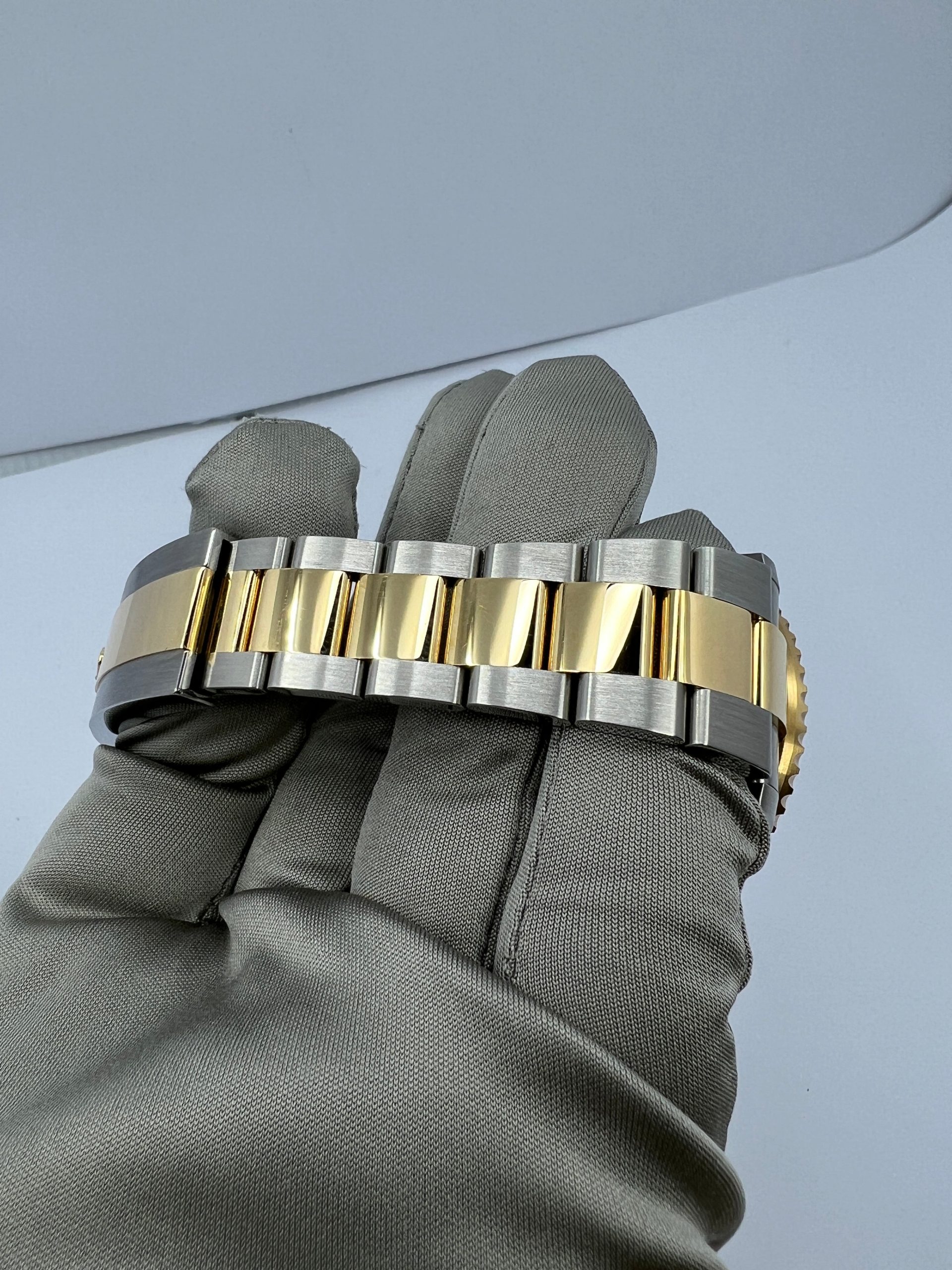 Rolex Sea-Dweller, Stainless Steel and 18k Yellow Gold, 43mm, Ref# 126603-0001 - Image 8