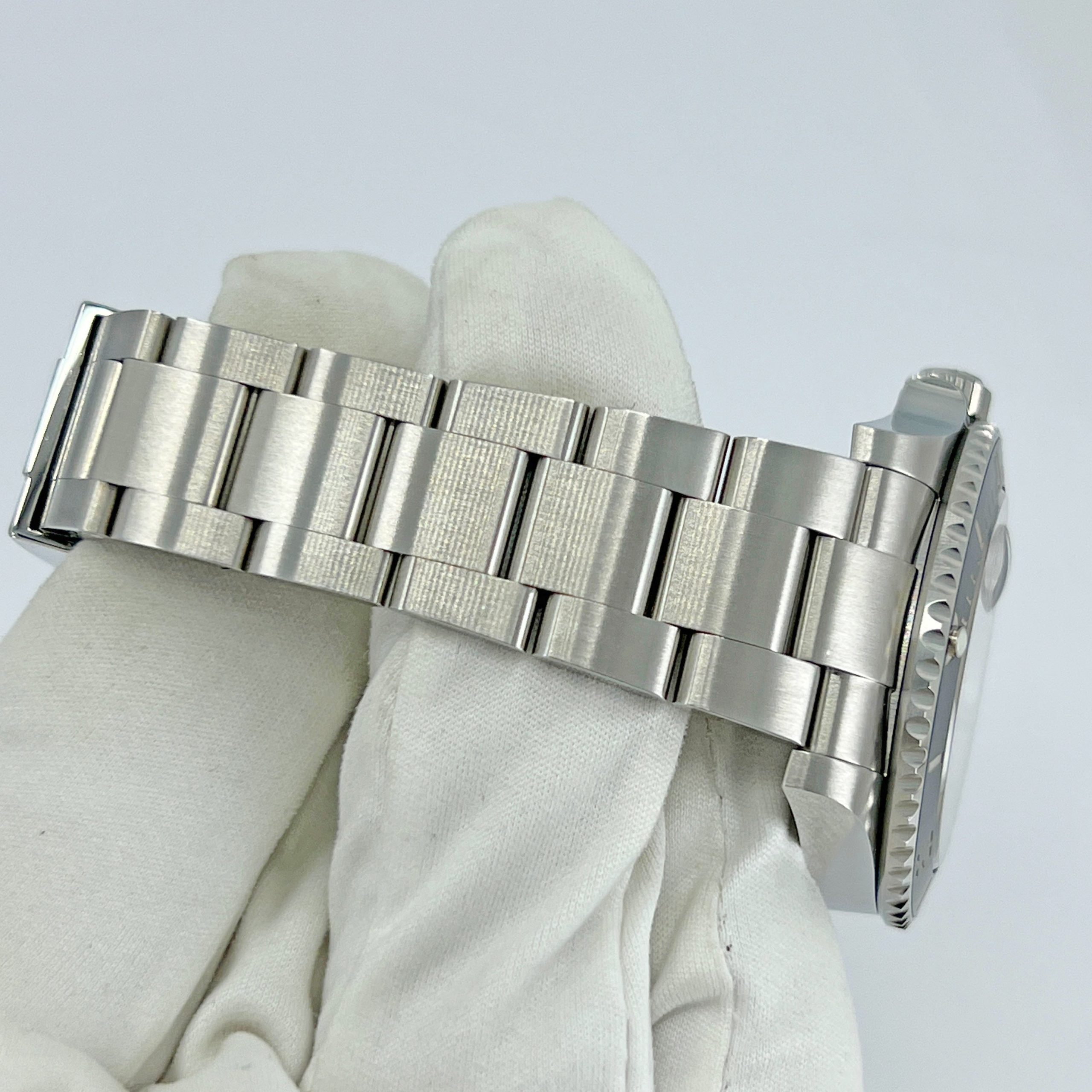 Alternative view of Rolex Submariner Date Oystersteel Ref# 126610LN